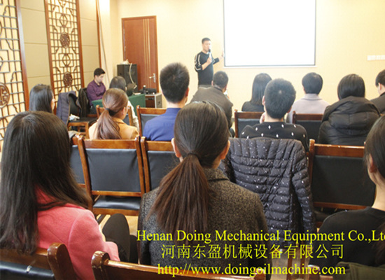 东盈公司第一季度“春之战”业务员誓师大会顺利召开